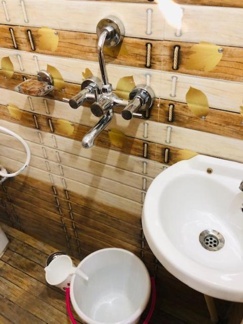 Apartament Tattva 2 Waranasi Zewnętrze zdjęcie